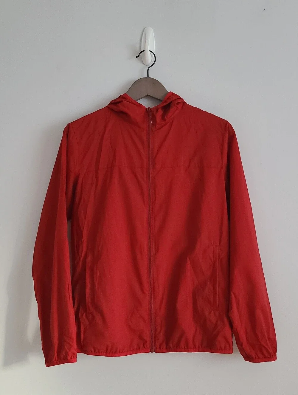 Uniqlo Kid's Lightweight Red Hooded Jacket Size 13 Or XS Adults